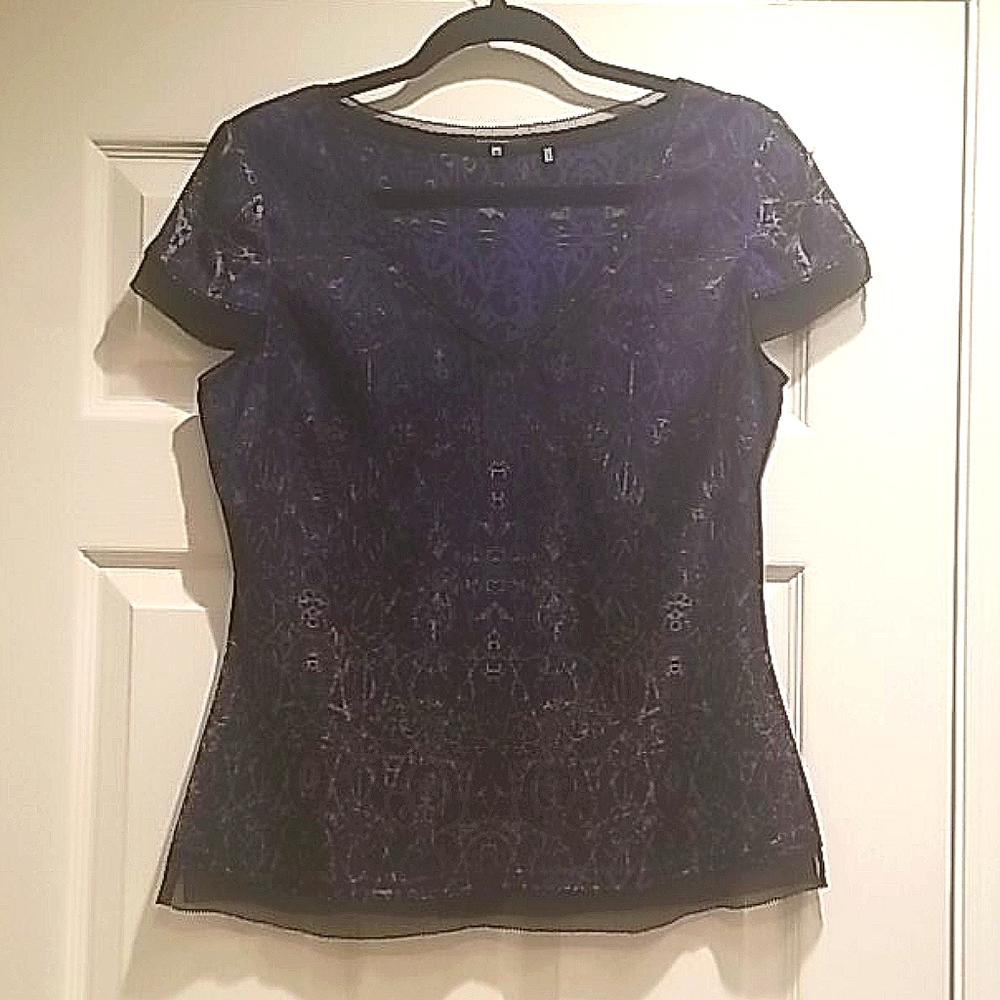 Elie Tahari V neck Blouse